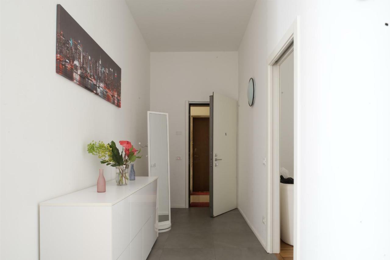 Exclusive 3 Bedrooms Apartment Near Duomo Milan Luaran gambar